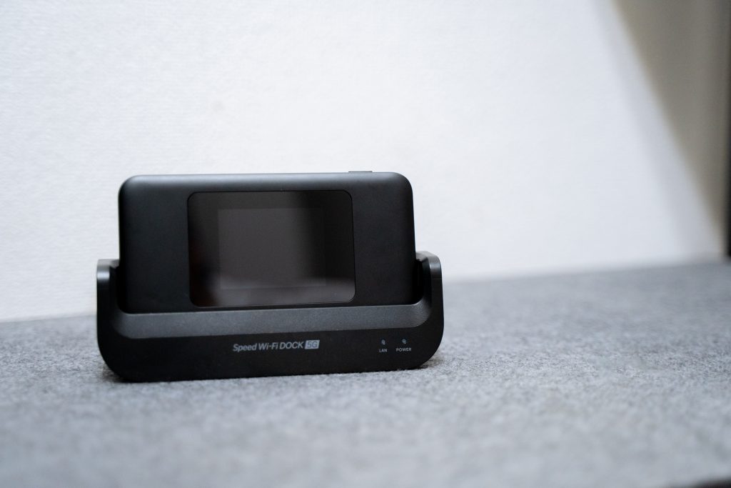 Speed Wi-Fi DOCK 5G 01画像
