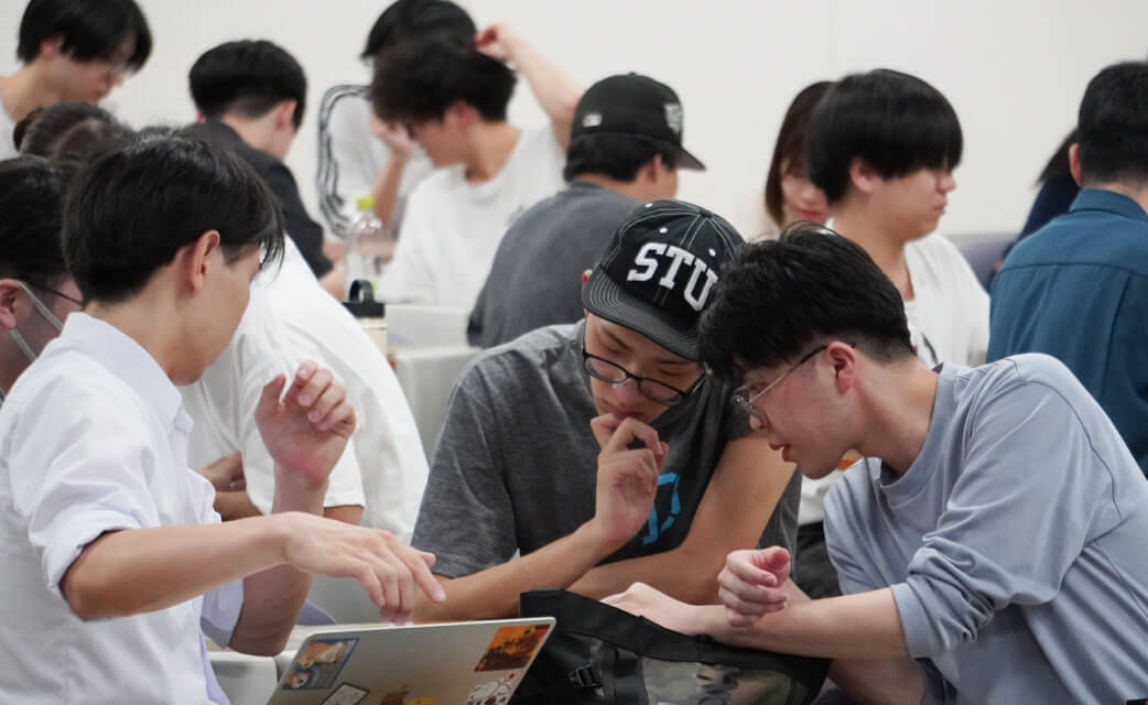 福井大学講義「アントレプレナーシップ論」でのグループワーク1の様子