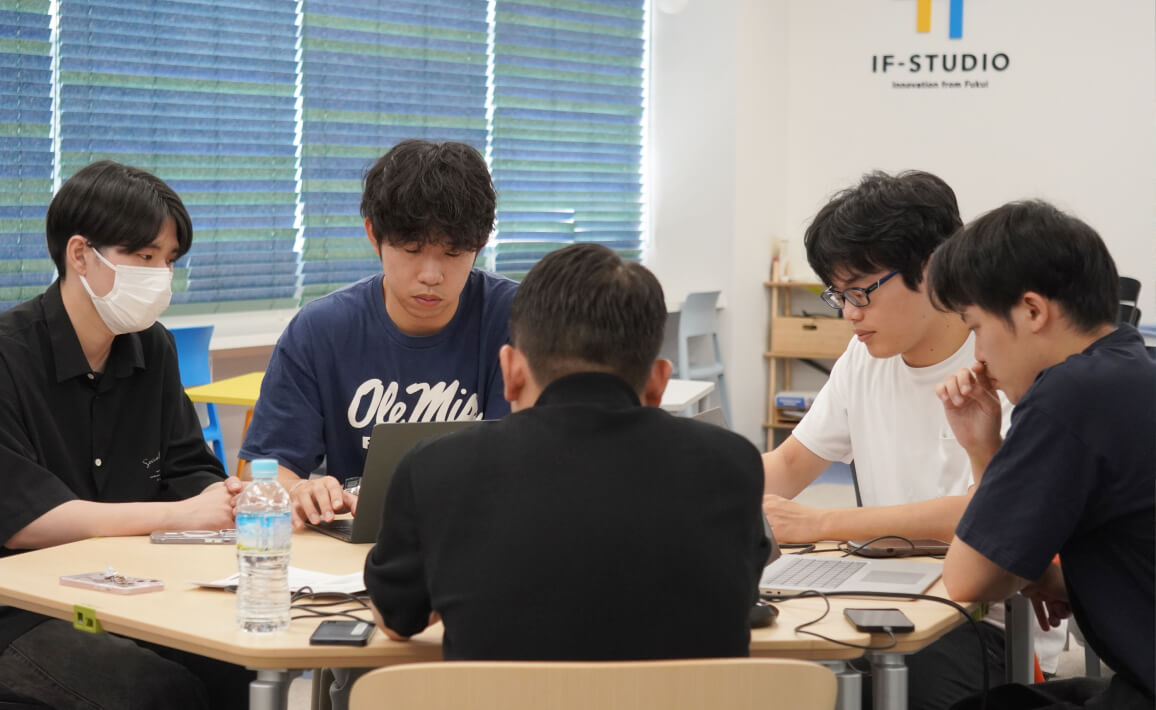 福井大学竹本研究室メンバーとの定例会議の様子